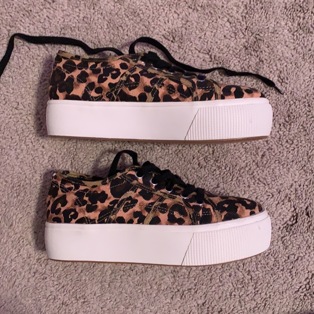 Steve Madden Leopard/Cheetah Print Platform Sneak… - image 2
